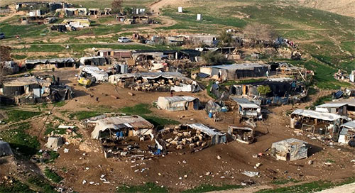 la aldea palestina beduina de Jan al Ahmar La ocupación israelí congela “temporalmente” la demolición de una aldea palestina